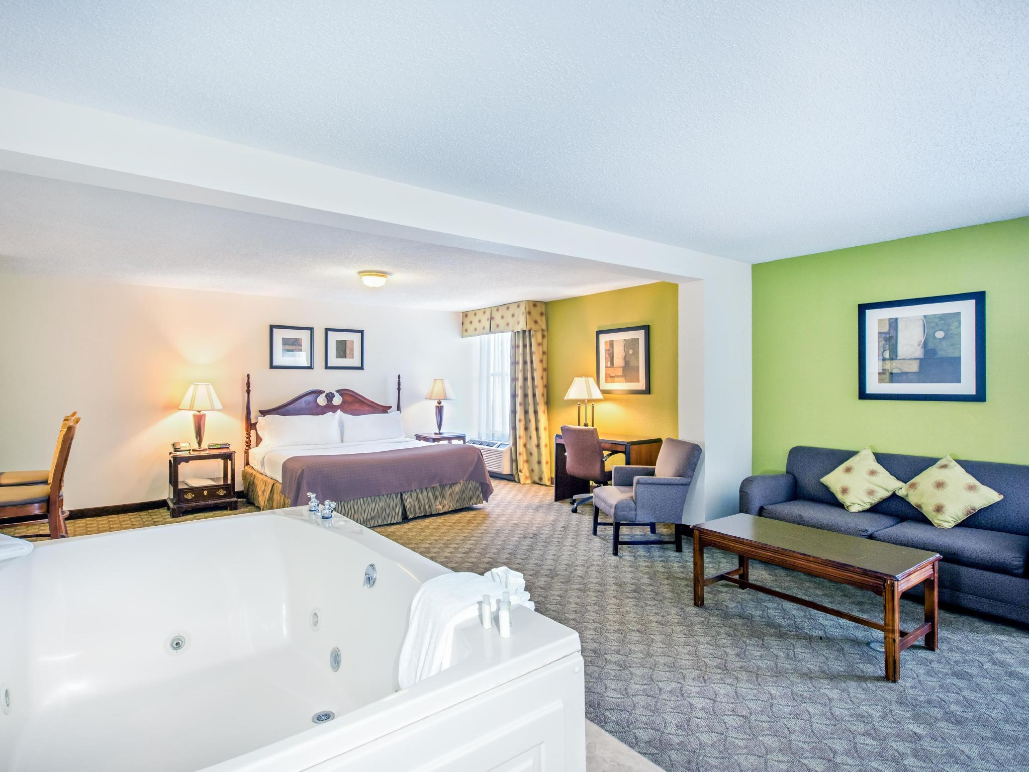 Holiday Inn Roanoke - Tanglewood Route 419 & I 581 By Ihg Exterior photo