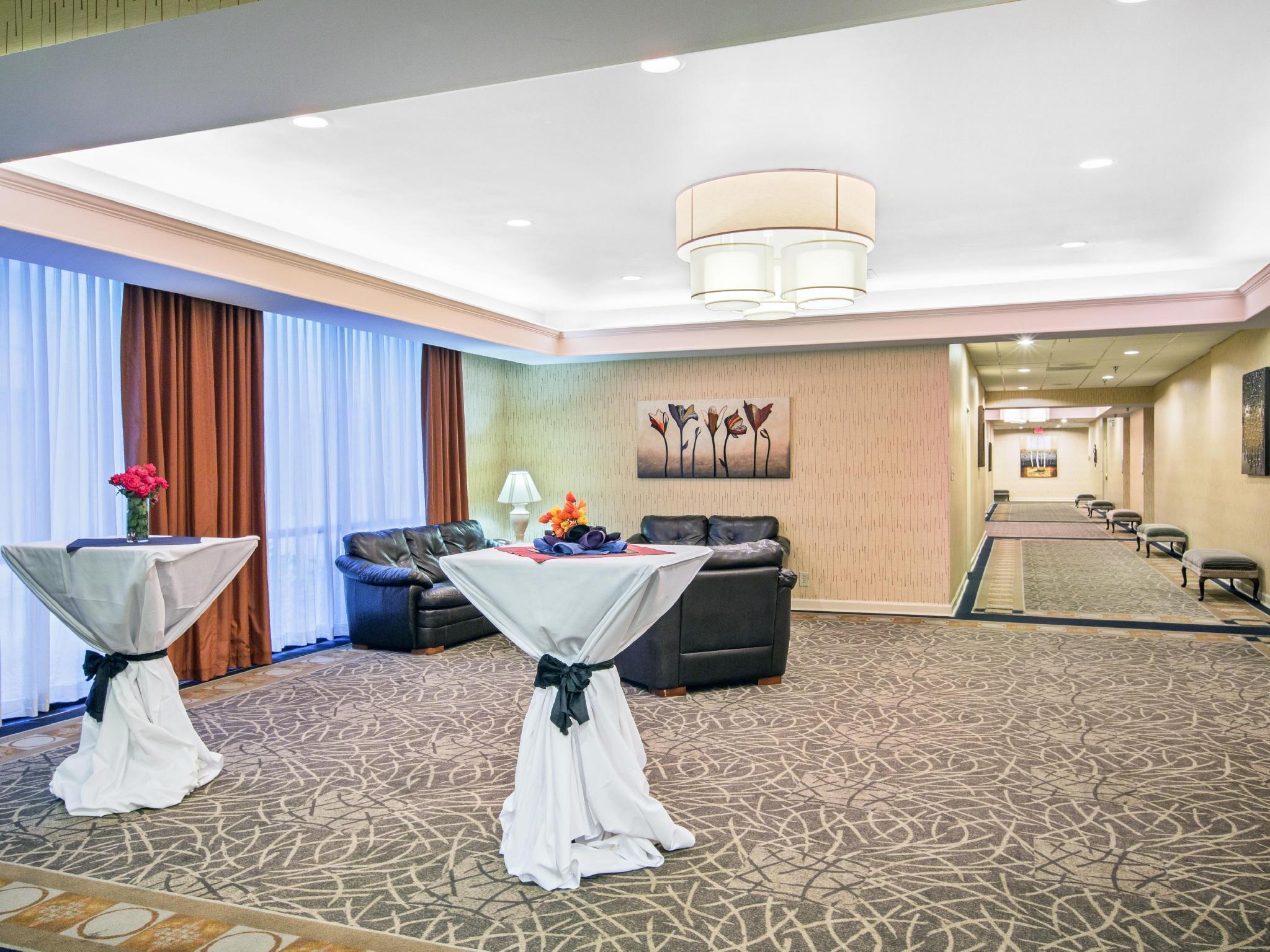 Holiday Inn Roanoke - Tanglewood Route 419 & I 581 By Ihg Exterior photo