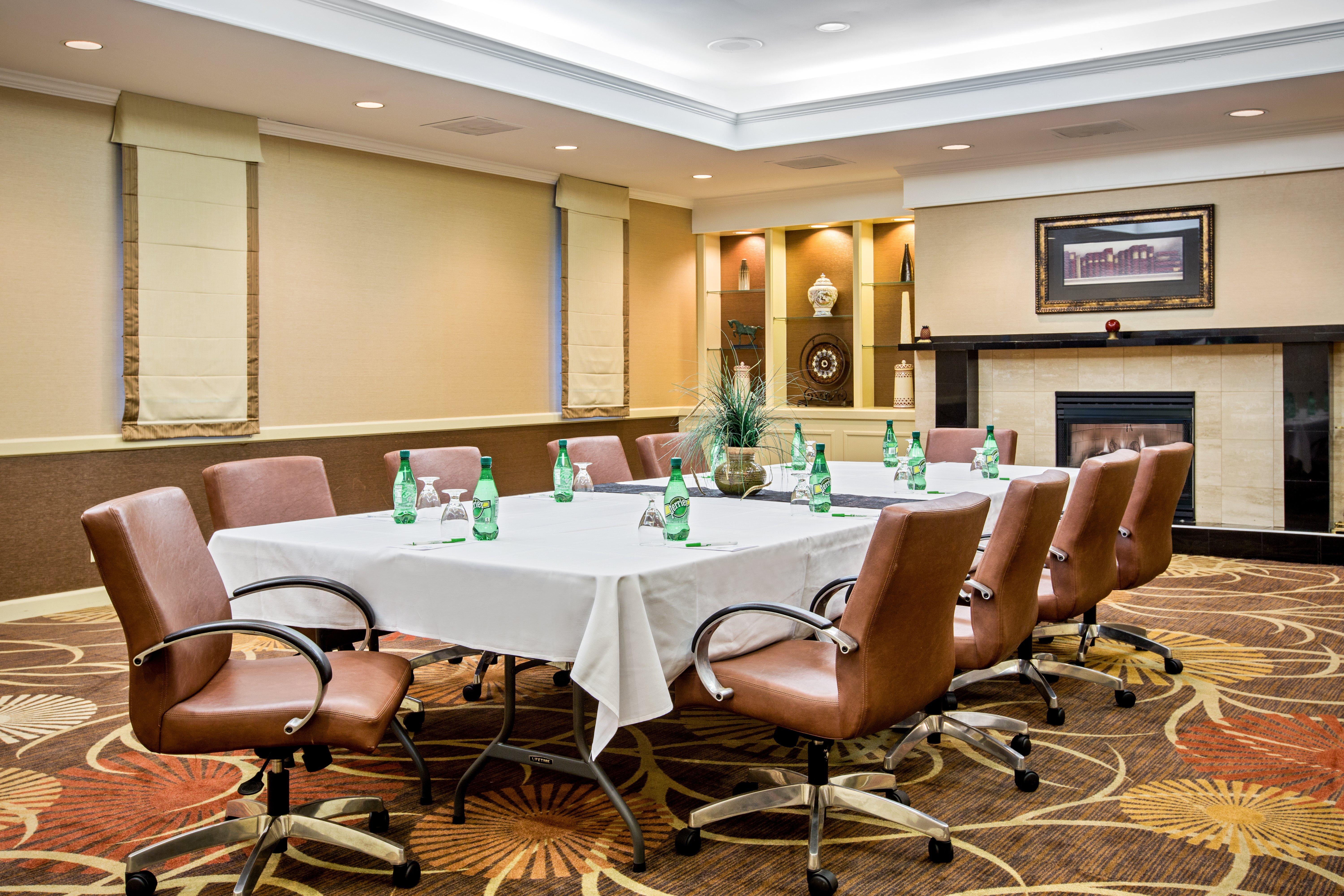 Holiday Inn Roanoke - Tanglewood Route 419 & I 581 By Ihg Exterior photo