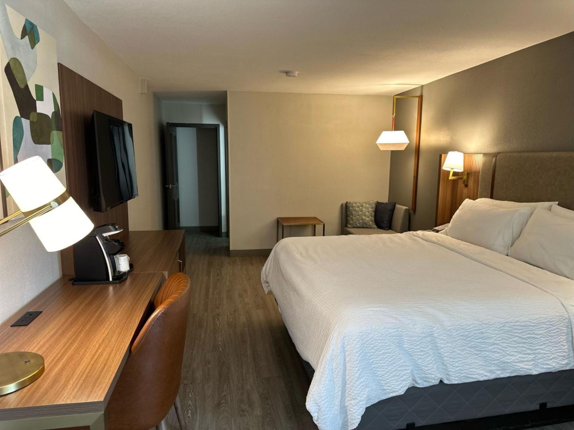 Holiday Inn Roanoke - Tanglewood Route 419 & I 581 By Ihg Exterior photo