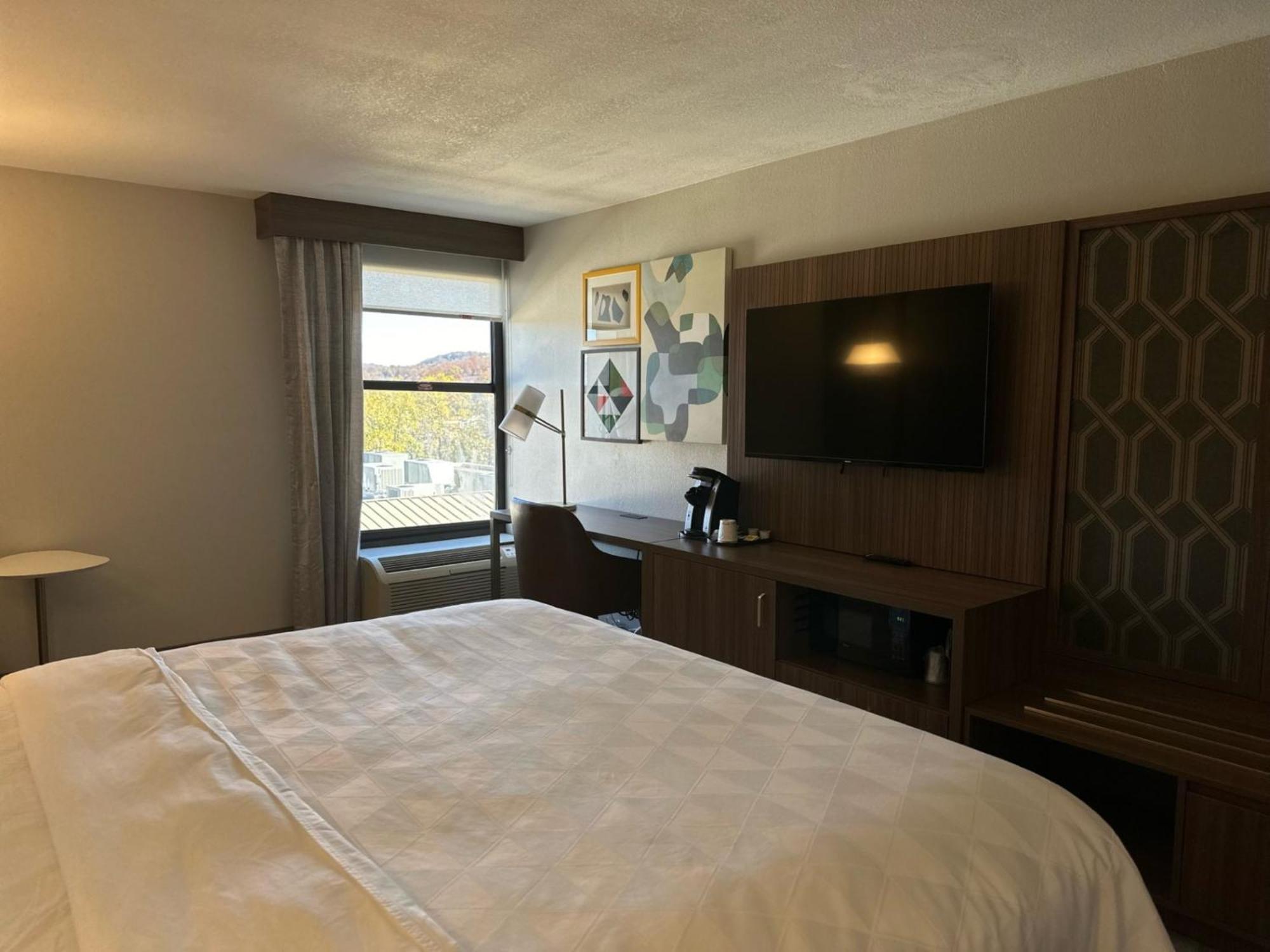 Holiday Inn Roanoke - Tanglewood Route 419 & I 581 By Ihg Exterior photo