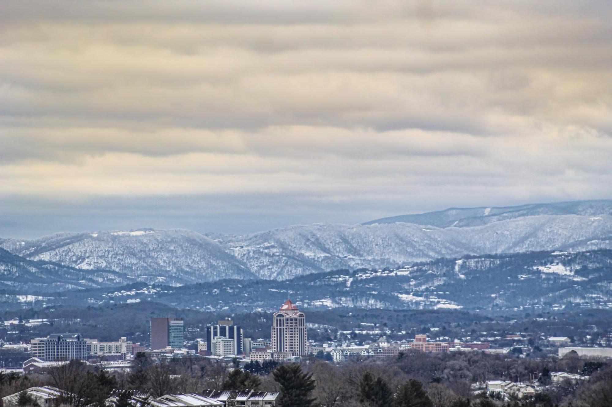 Holiday Inn Roanoke - Tanglewood Route 419 & I 581 By Ihg Exterior photo