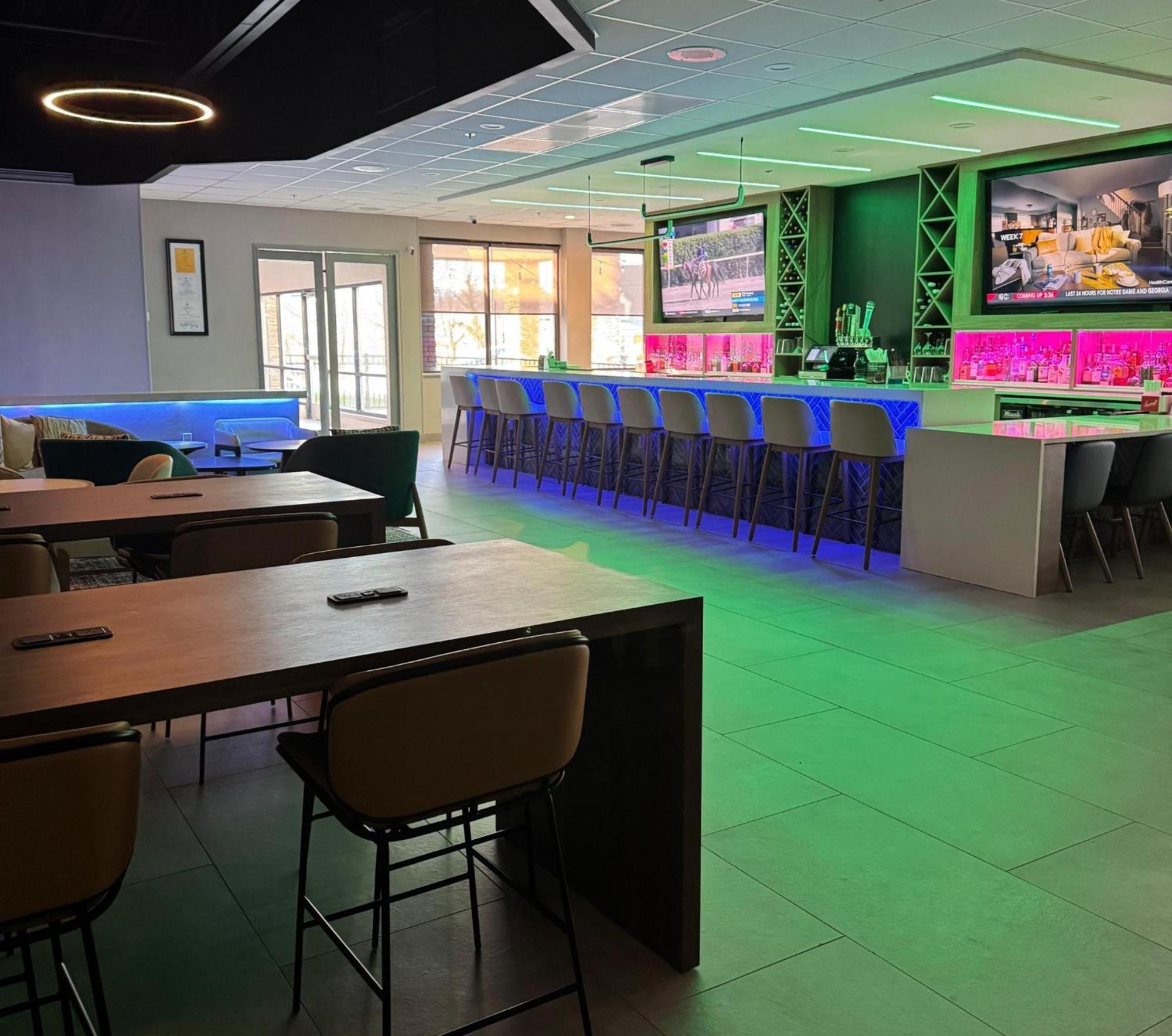Holiday Inn Roanoke - Tanglewood Route 419 & I 581 By Ihg Exterior photo