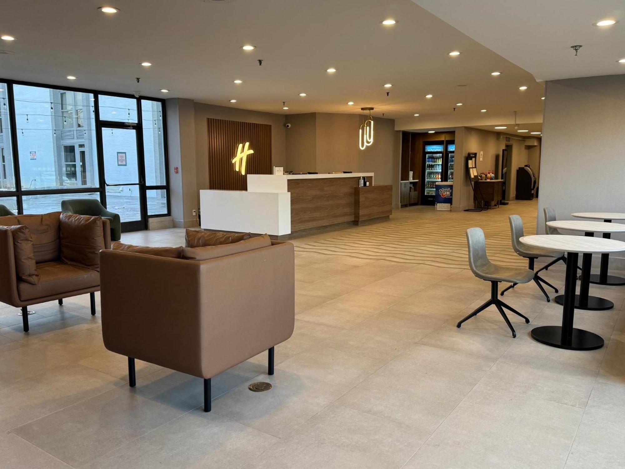Holiday Inn Roanoke - Tanglewood Route 419 & I 581 By Ihg Exterior photo
