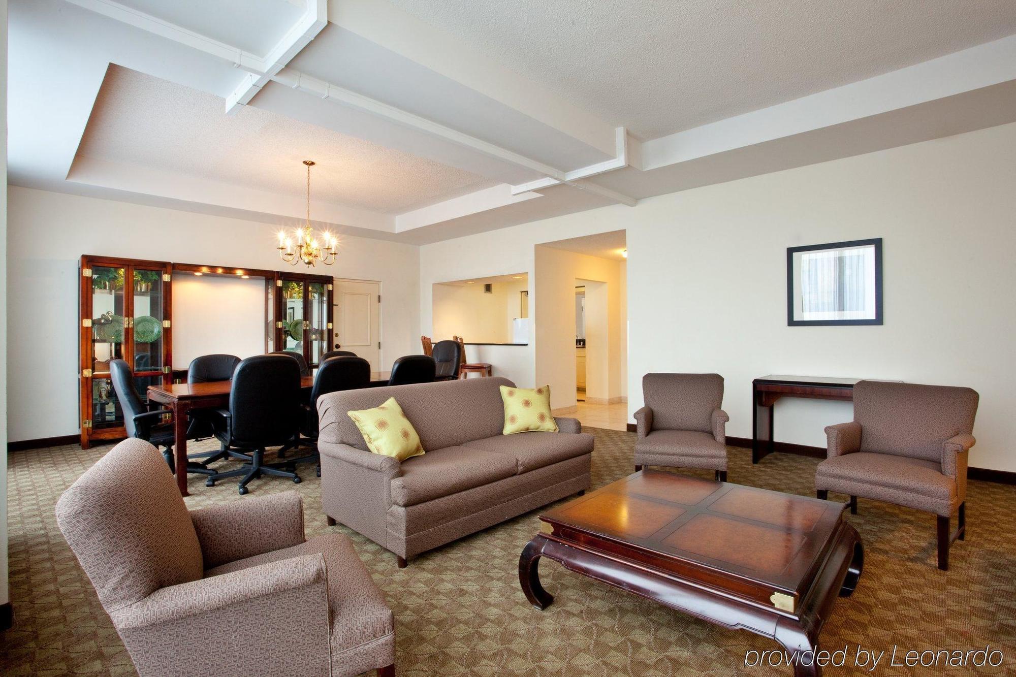Holiday Inn Roanoke - Tanglewood Route 419 & I 581 By Ihg Interior photo