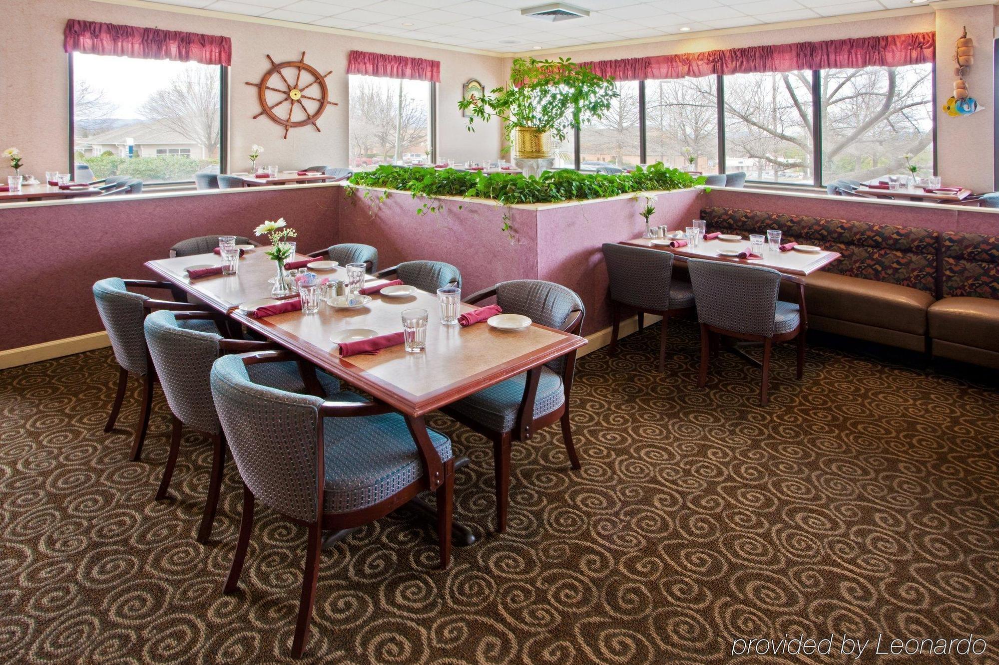 Holiday Inn Roanoke - Tanglewood Route 419 & I 581 By Ihg Restaurant photo