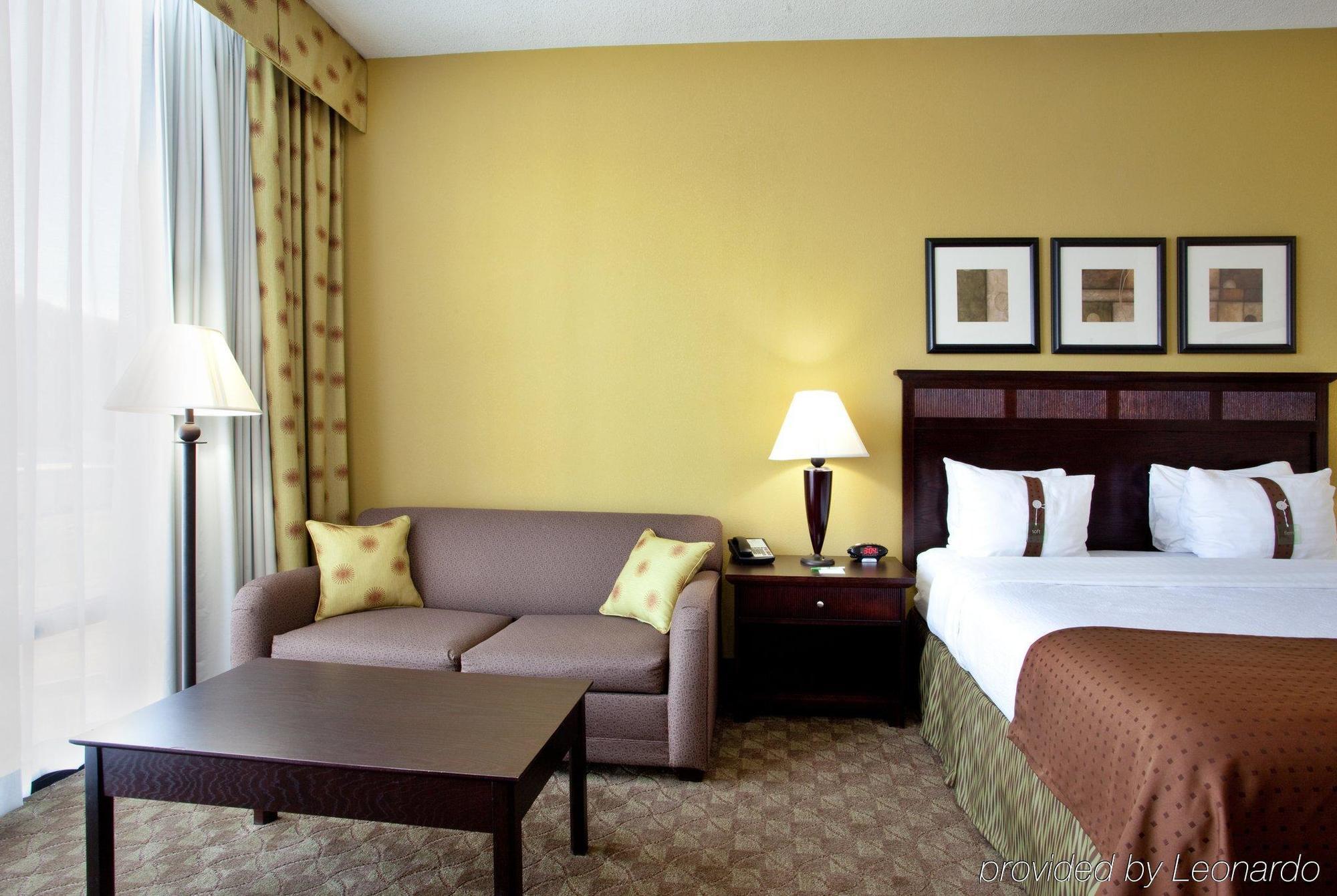 Holiday Inn Roanoke - Tanglewood Route 419 & I 581 By Ihg Room photo